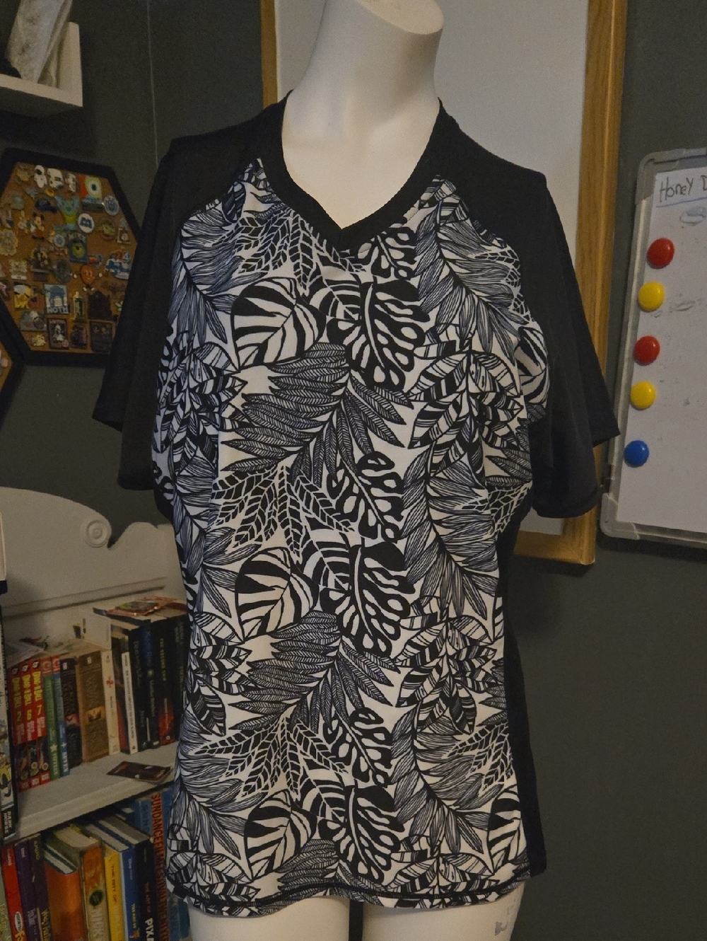 Black & White Pattenered Womens Swimwear Top